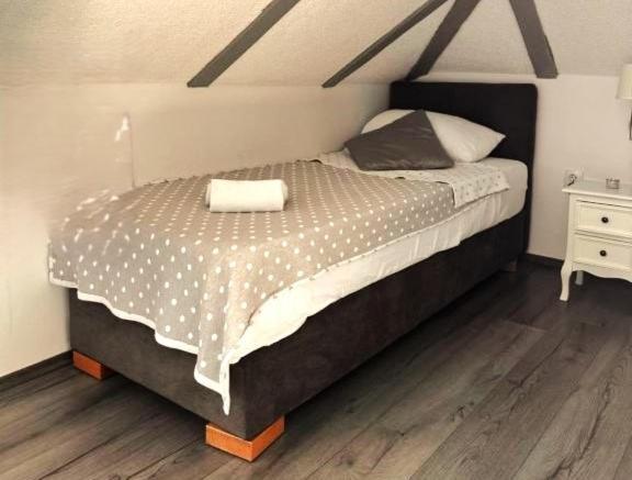 XIV Century Rooms Kastela Bilik gambar