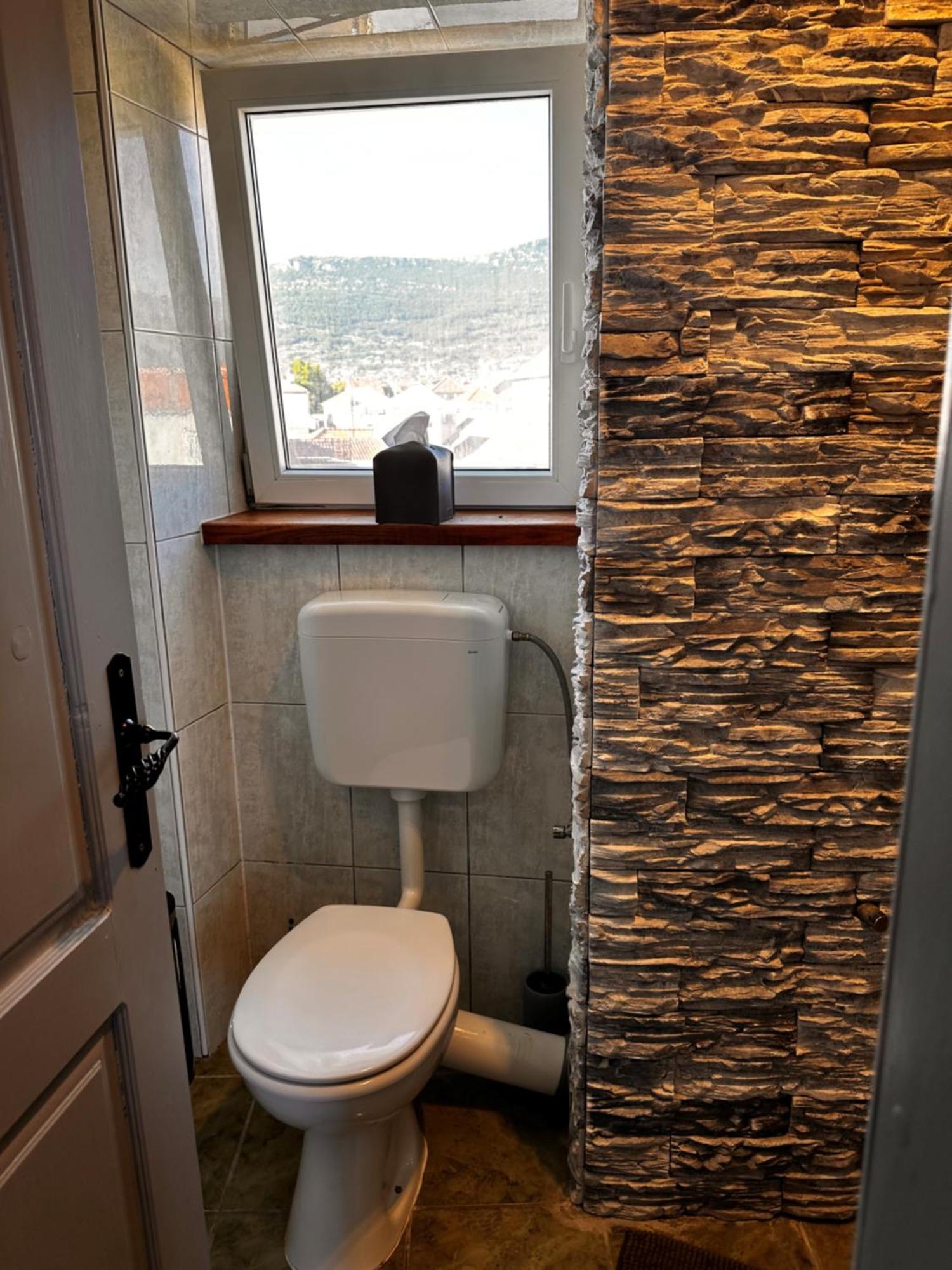 XIV Century Rooms Kastela Bilik gambar
