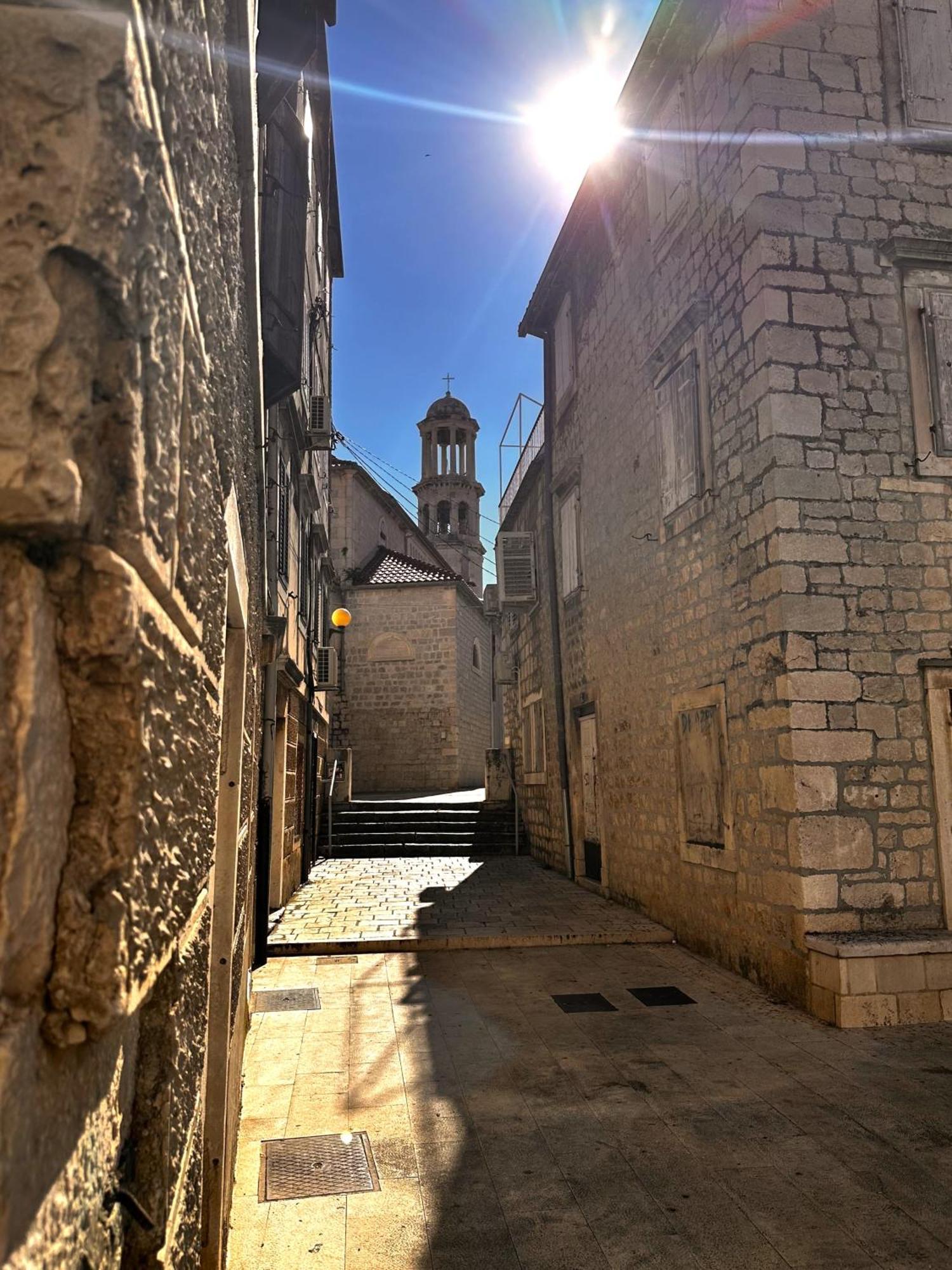 XIV Century Rooms Kastela Luaran gambar