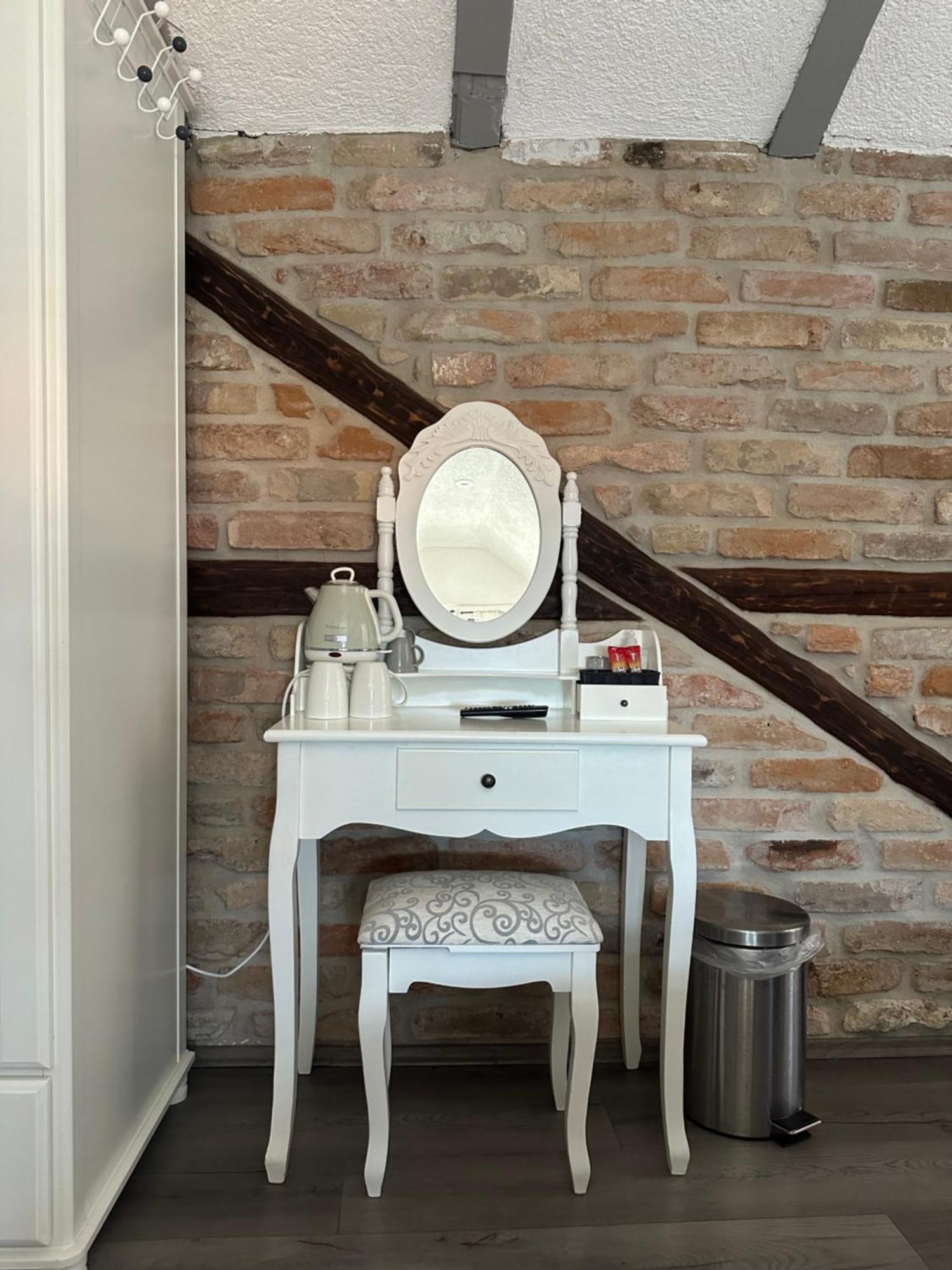 XIV Century Rooms Kastela Luaran gambar