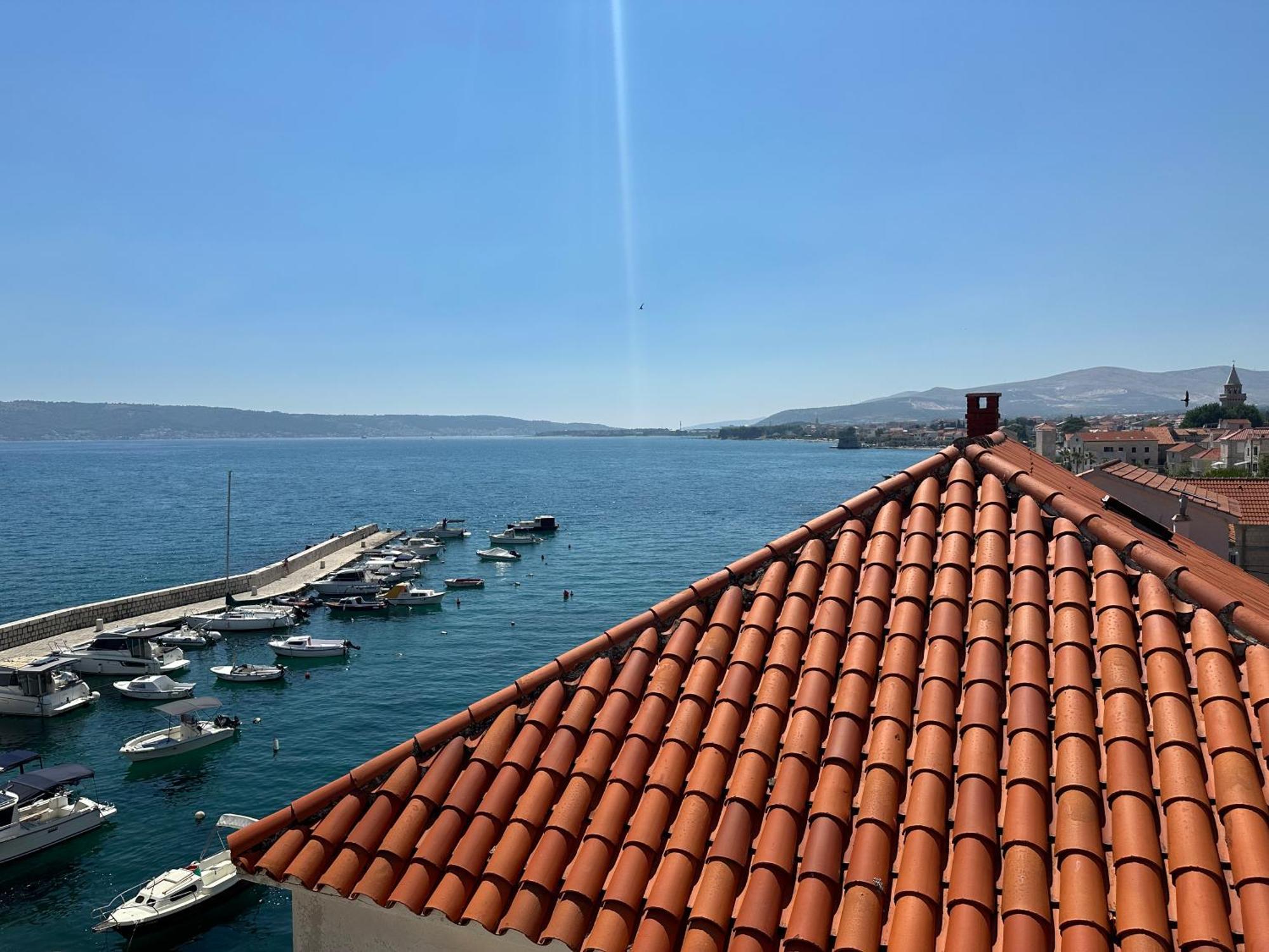 XIV Century Rooms Kastela Luaran gambar