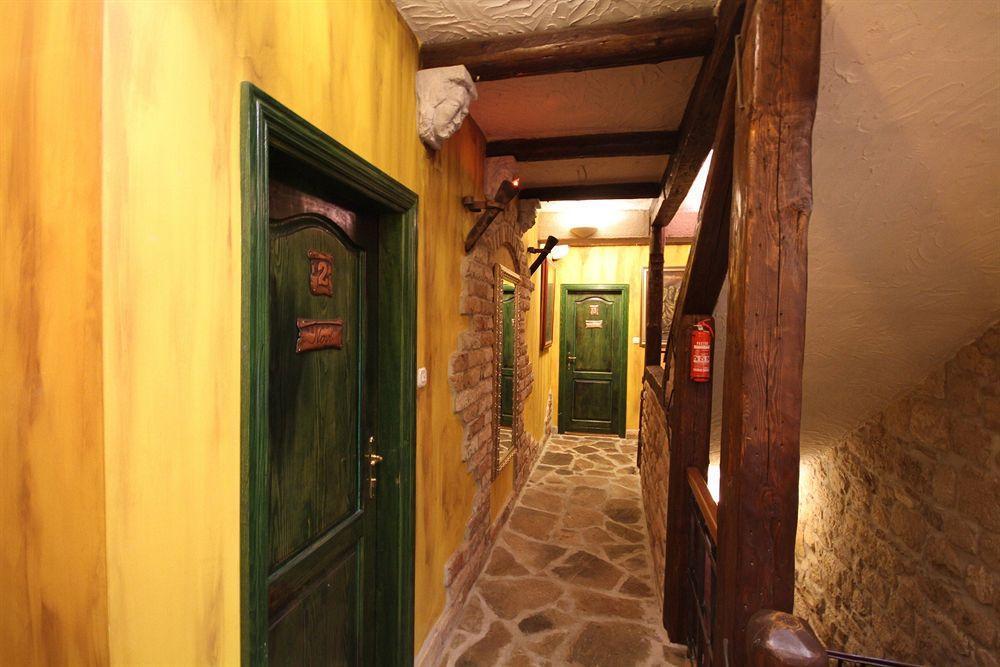 XIV Century Rooms Kastela Luaran gambar