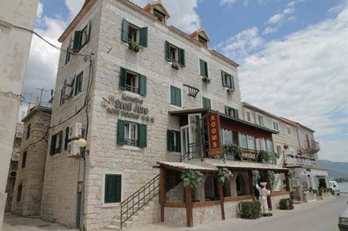 XIV Century Rooms Kastela Luaran gambar