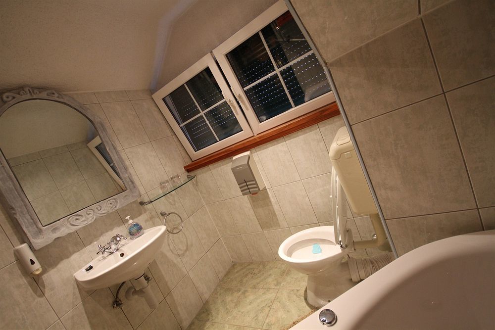 XIV Century Rooms Kastela Luaran gambar