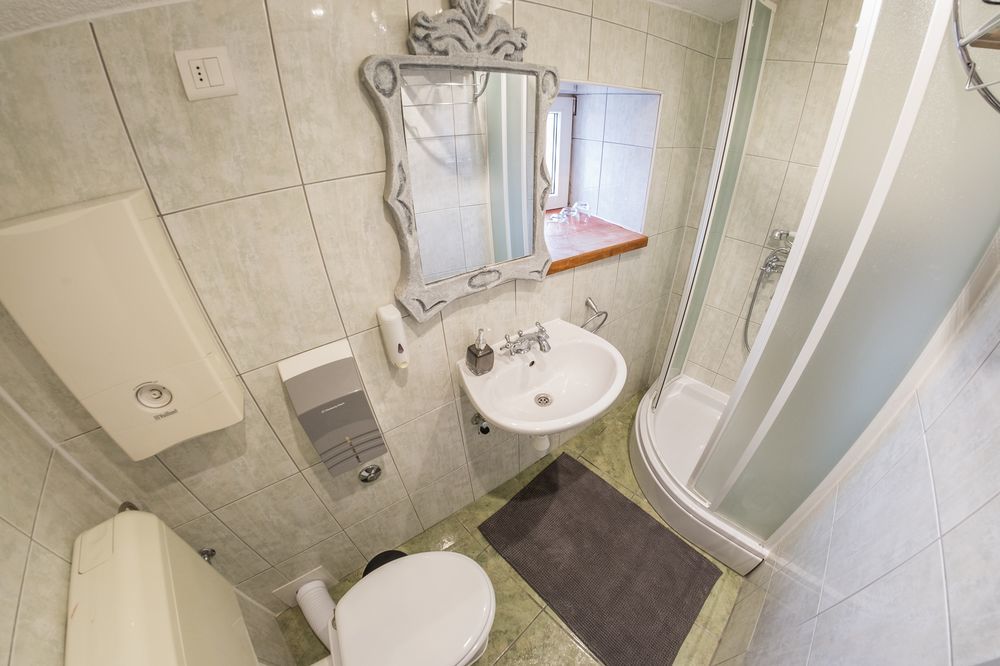 XIV Century Rooms Kastela Luaran gambar